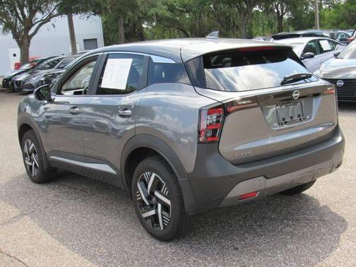 Gun Metallic 2025 Nissan Kicks SV