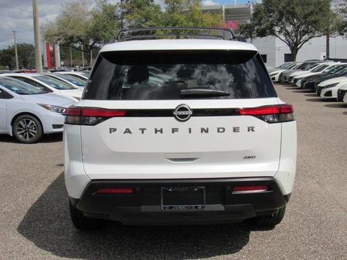2026 Nissan Pathfinder SV