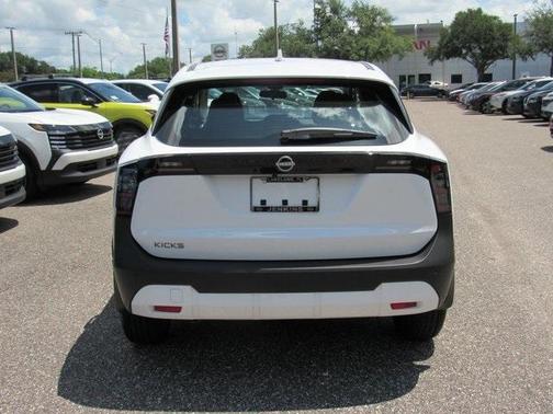 2025 Nissan Kicks S