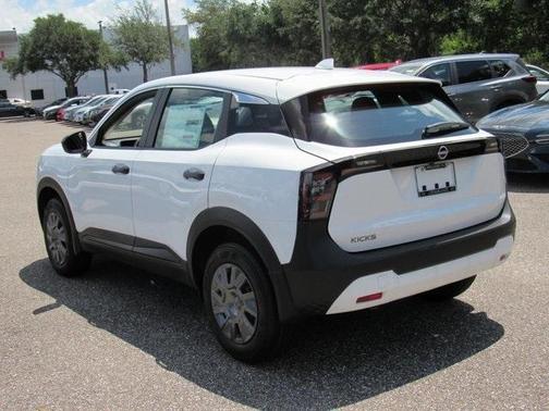 2025 Nissan Kicks S