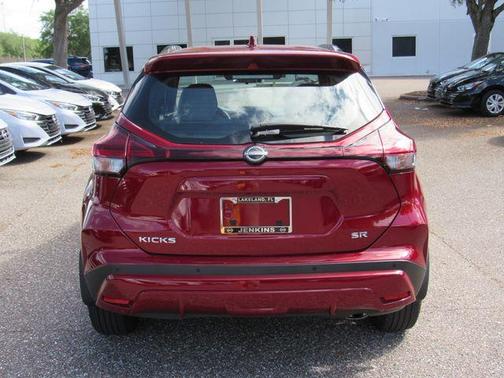 Scarlet Ember 2024 Nissan Kicks SR