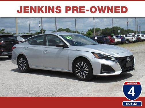 Brilliant Silver Metallic 2024 Nissan Altima 2.5 SV