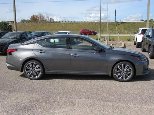 2025 Nissan Altima SL