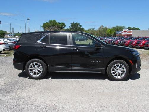 Mosaic Black Metallic 2024 Chevrolet Equinox LT