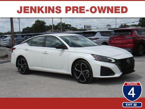 Pearl White Tri-Coat 2024 Nissan Altima 2.5 SR
