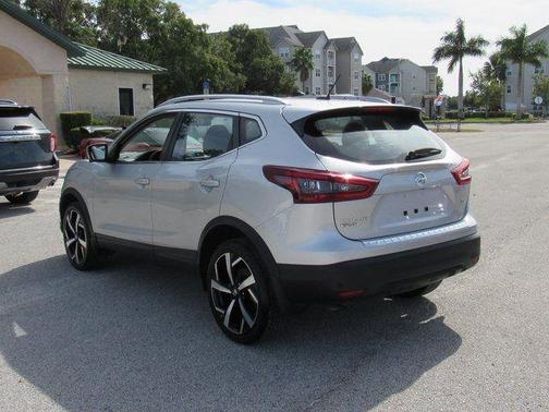 2022 Nissan Rogue Sport SL