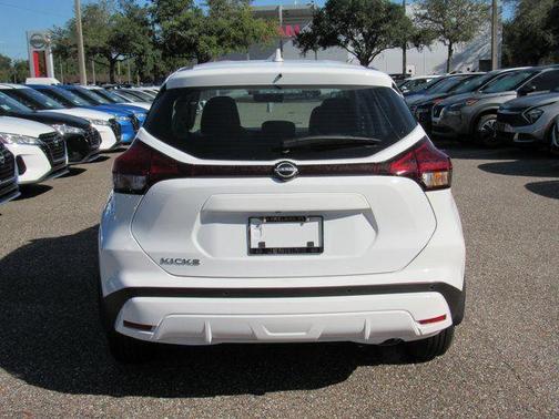 2025 Nissan Kicks Play S