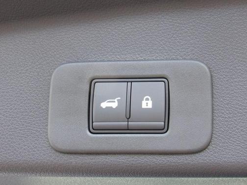 Everest White P 2026 Nissan Murano SL