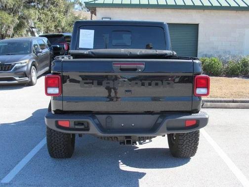 2024 Jeep Gladiator Sport