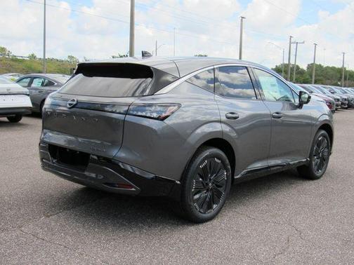 Gun Metallic 2026 Nissan Murano Platinum