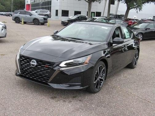 2025 Nissan Altima SR