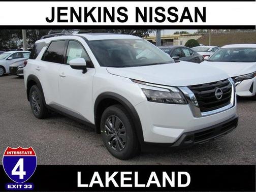 2025 Nissan Pathfinder SV