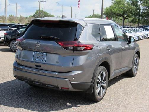 Gun Metallic 2024 Nissan Rogue SL