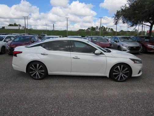 2020 Nissan Altima 2.0 Platinum