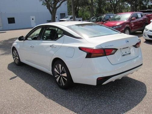 2021 Nissan Altima 2.5 SV