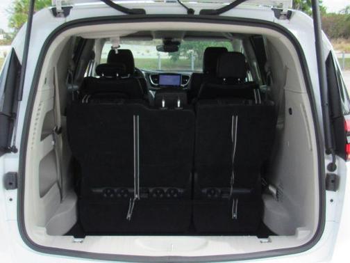 2024 Chrysler Pacifica Touring-L