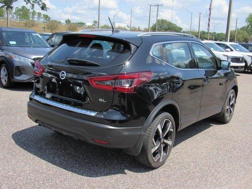 2022 Nissan Rogue Sport SL