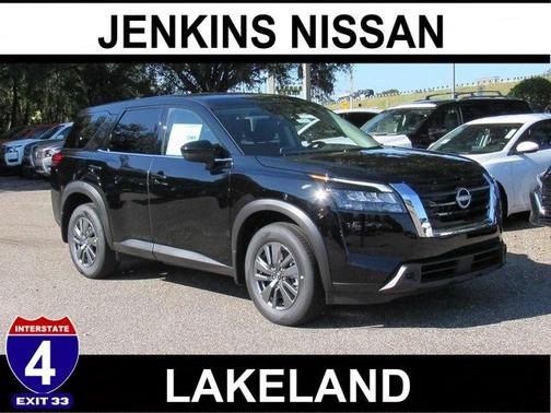 2025 Nissan Pathfinder S