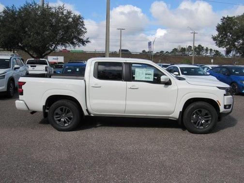 2025 Nissan Frontier SV
