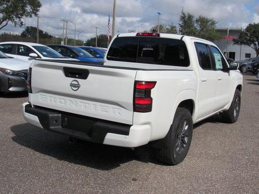 2025 Nissan Frontier SV