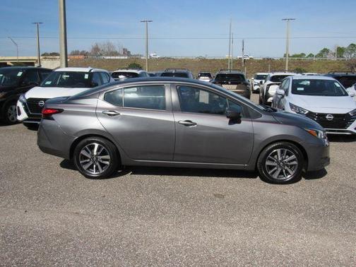 2023 Nissan Versa 1.6 SV