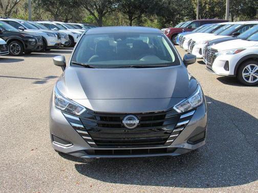 2023 Nissan Versa 1.6 SV