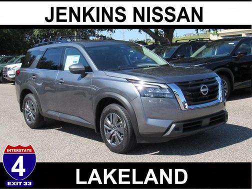 2025 Nissan Pathfinder SV