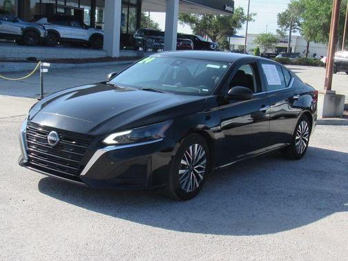 Super Black Clearcoat 2024 Nissan Altima 2.5 SV