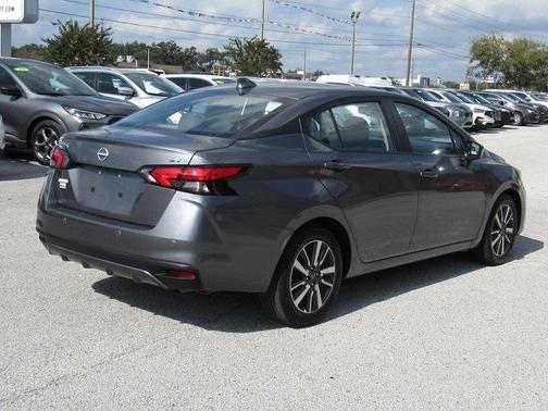 2023 Nissan Versa 1.6 SV