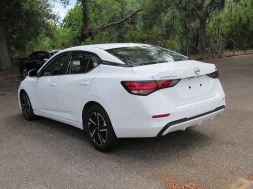 Cloud White 2024 Nissan Sentra SV