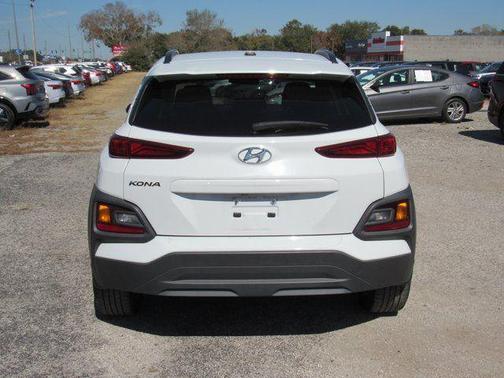 2021 Hyundai KONA SEL