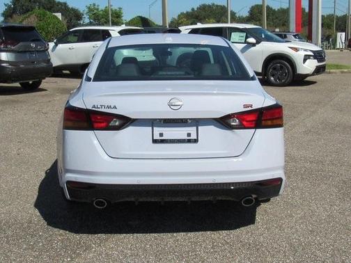 2025 Nissan Altima SR