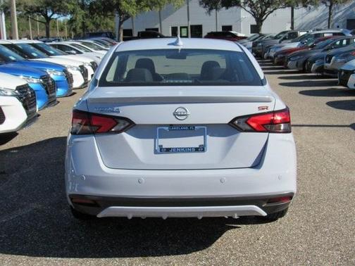 2025 Nissan Versa 1.6 SR