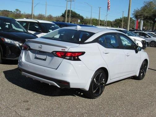 2025 Nissan Versa 1.6 SR