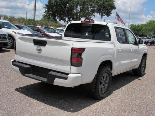 2025 Nissan Frontier SV