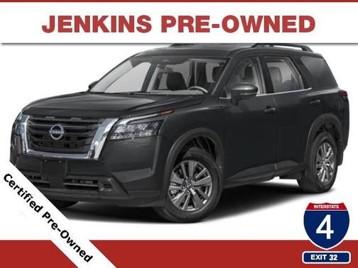 2025 Nissan Pathfinder SV