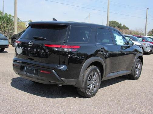 2026 Nissan Pathfinder S