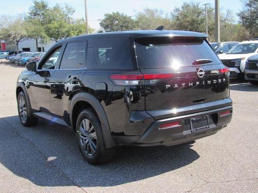 2026 Nissan Pathfinder S