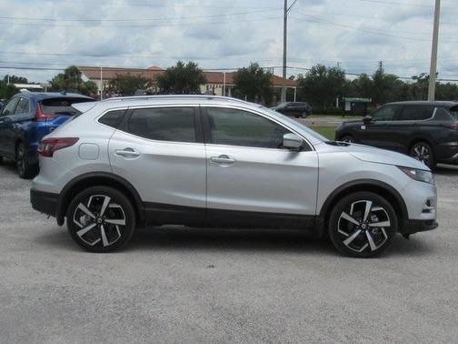 2021 Nissan Rogue Sport SL