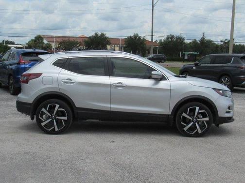 2021 Nissan Rogue Sport SL
