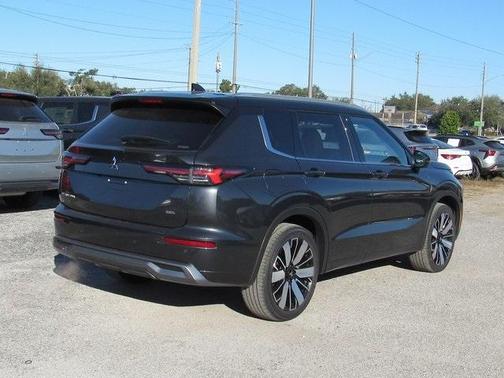 2025 Mitsubishi Outlander SEL