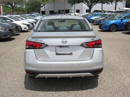 2020 Nissan Versa 1.6 SR