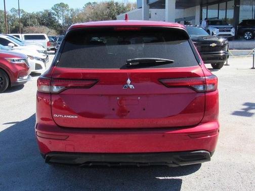 2022 Mitsubishi Outlander SE