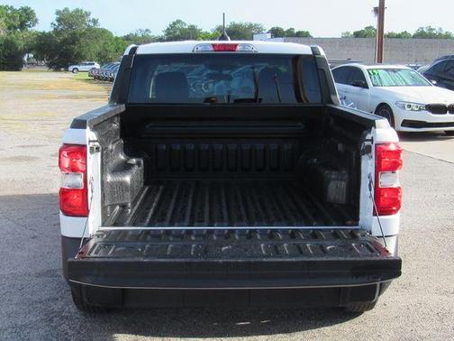 Oxford White 2025 Ford Maverick XL