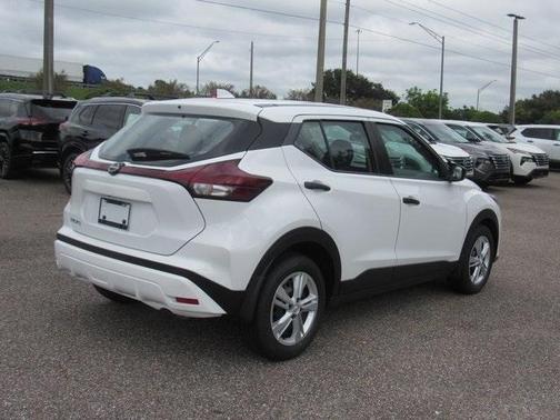 2025 Nissan Kicks Play S