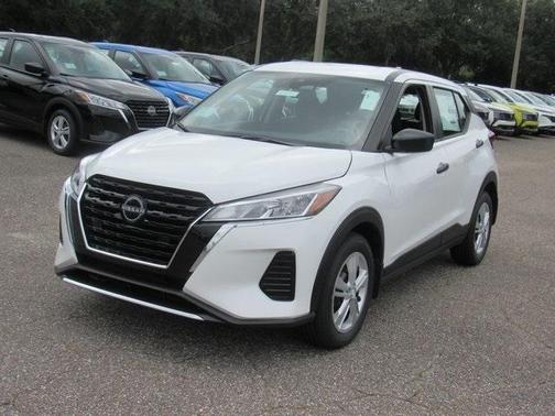 2025 Nissan Kicks Play S
