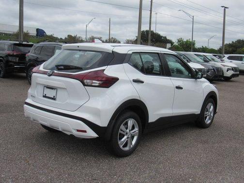2025 Nissan Kicks Play S