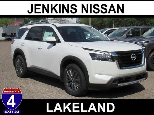 2025 Nissan Pathfinder SL