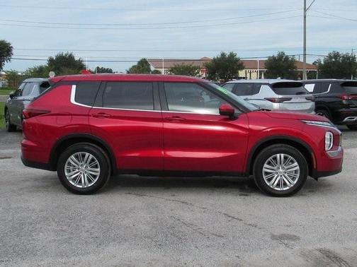 2024 Mitsubishi Outlander ES