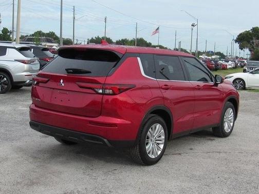 2024 Mitsubishi Outlander ES